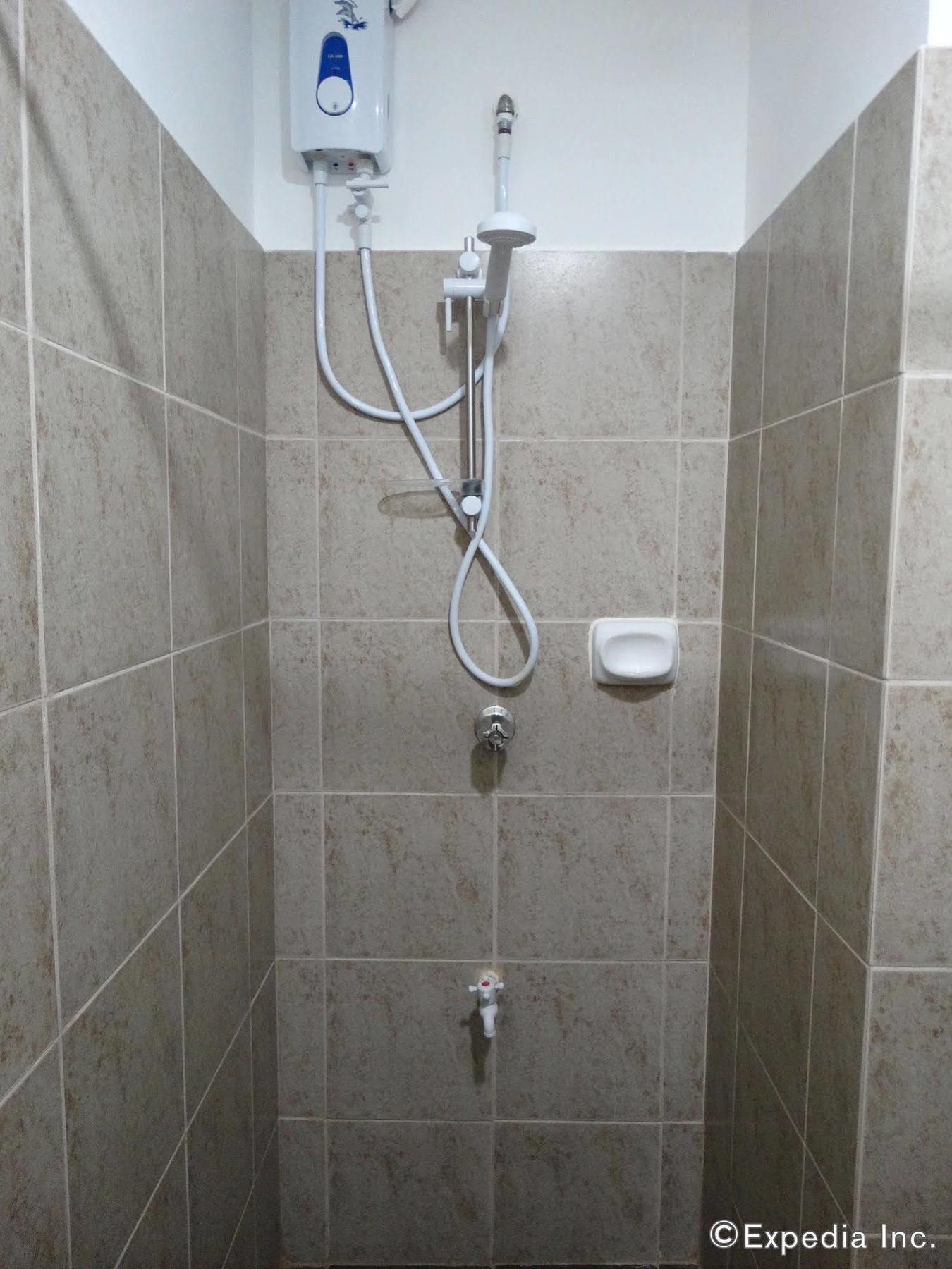 Reddoorz Plus Near Rizal Junction Puerto Princesa Exterior photo