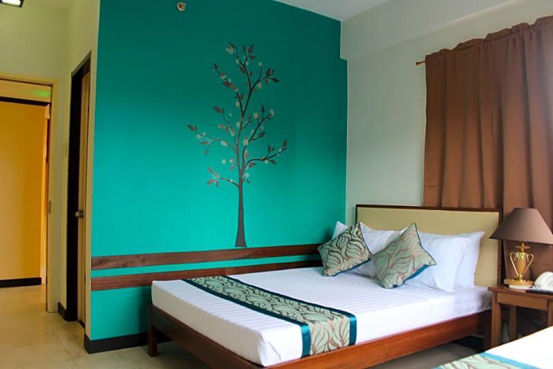 Reddoorz Plus Near Rizal Junction Puerto Princesa Exterior photo